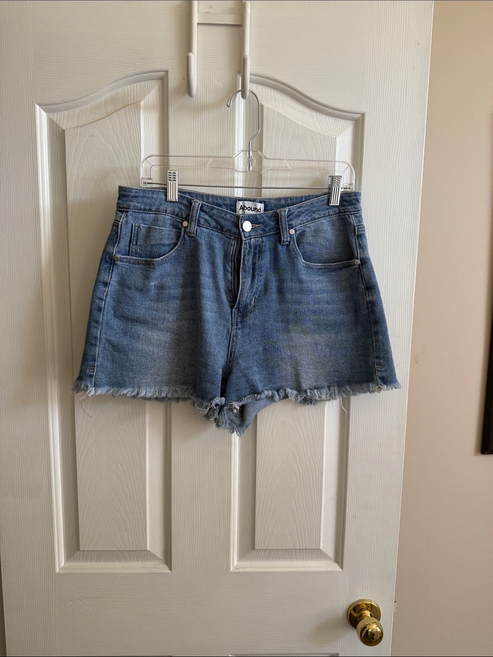 🌸 Abound: Women's Medium Blue Frayed Hem Denim Shorts